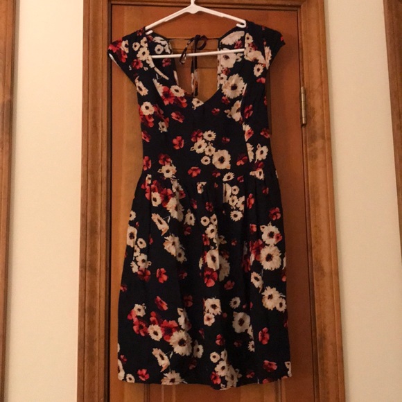 Hollister Dresses & Skirts - Floral dress